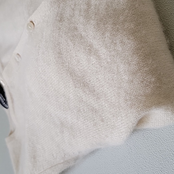 100% Cashmere Ivory Cardigan Sweater - Picture 4 of 6